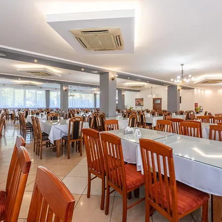 Osrodek Wypoczynkowy Diuna 假日公园 莱鲍