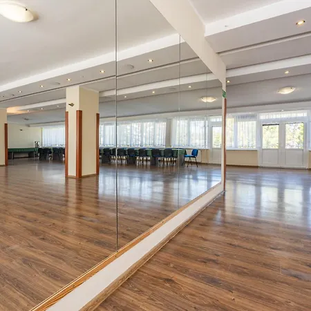 Osrodek Wypoczynkowy Diuna * 莱鲍